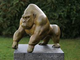 sculpture gorille
