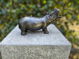 sculpture hippopotame