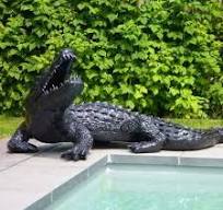 sculpture crocodile