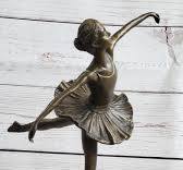 statue danseuse