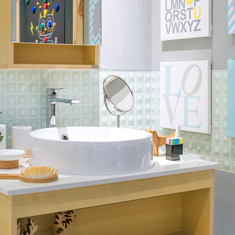 petit miroir sur pied